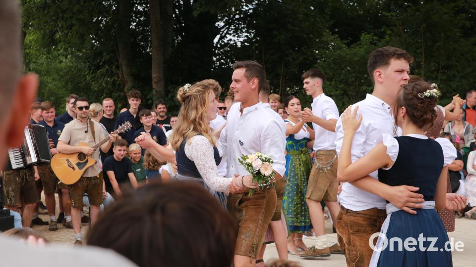 Franziska Fehlner und Matthias Vogl sind das neue Oberkirwapaar in Wolfsbach. Bild: egl
