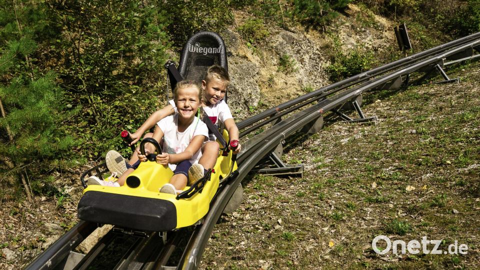 In Pottenstein gibt es gleich mehrere Sommerrodelbahnen. Bild: Erlebnisfelsen Pottenstein