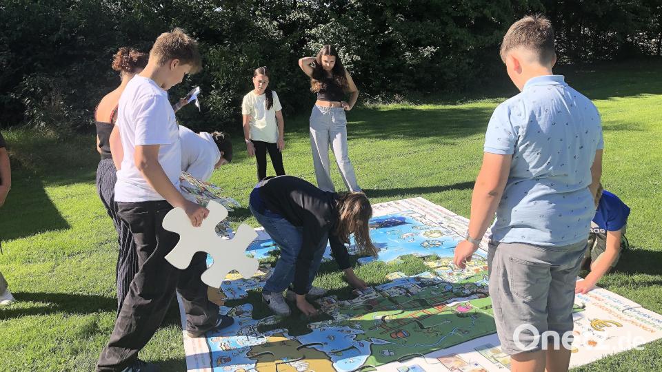 Abschluss der 5-tägigen Veranstaltung war ein Workshop mit dem Thema Europa, im Garten der Jugendherberge Falkenberg. Bild: wro