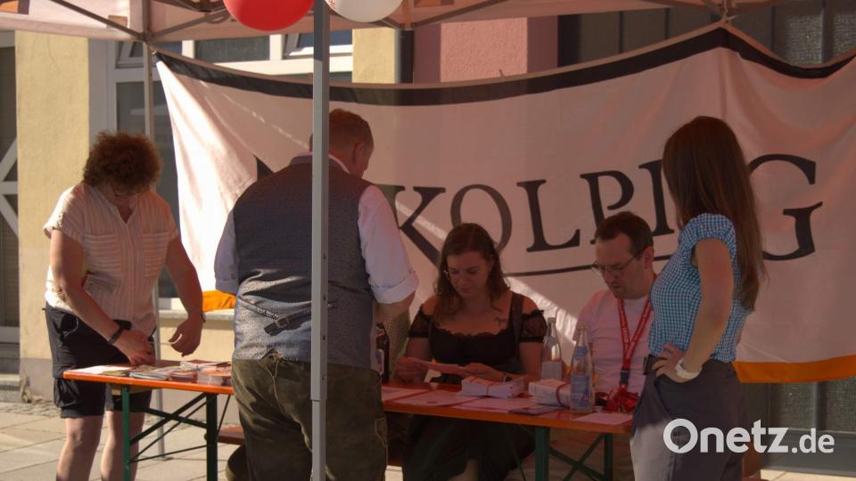 Die Kolpingfamilie hatte an beiden Tagen in Zusammenarbeit mit der Deutschen Knochenmarkspenderdatei (DKMS) eine Typisierungsaktion angeboten. Bild: Johannes Bauer