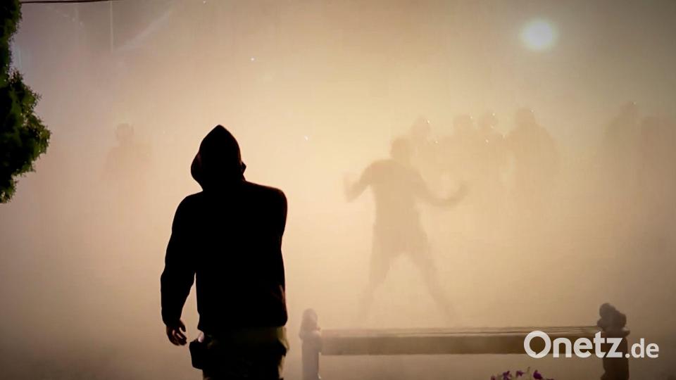 Bei den Protesten gegen die Regierung in Serbien kam es zu Auseinandersetzungen zwischen Polizei und Regierungsanhängern. Bild: Uncredited/N1 Serbia/AP/dpa