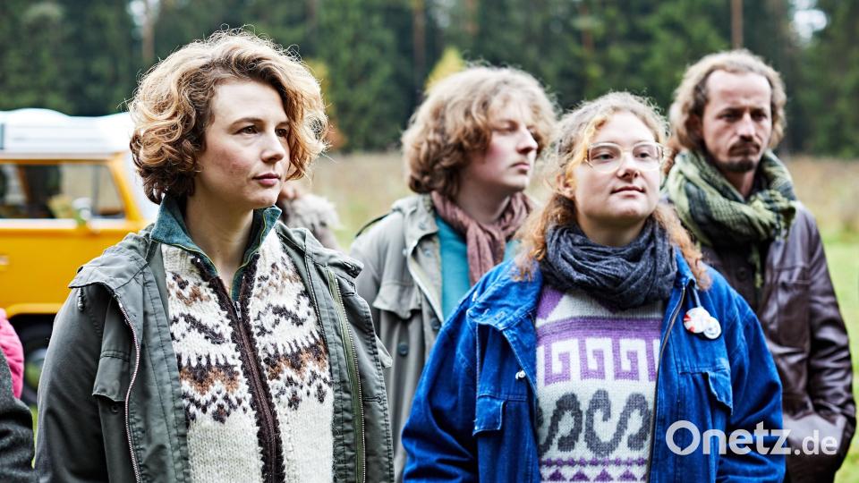 Anna Maria Sturm (links) spielte in &quot;Wackersdorf&quot; einen an ihre Mutter Irene Sturm angelehnte Figur. Bild: exb