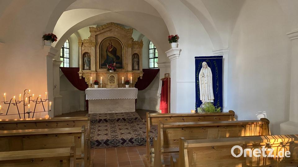 Rund um die Gottesdienste bot die geöffnete Kapelle Gelegenheit zur stillen Andacht. Bild: aub