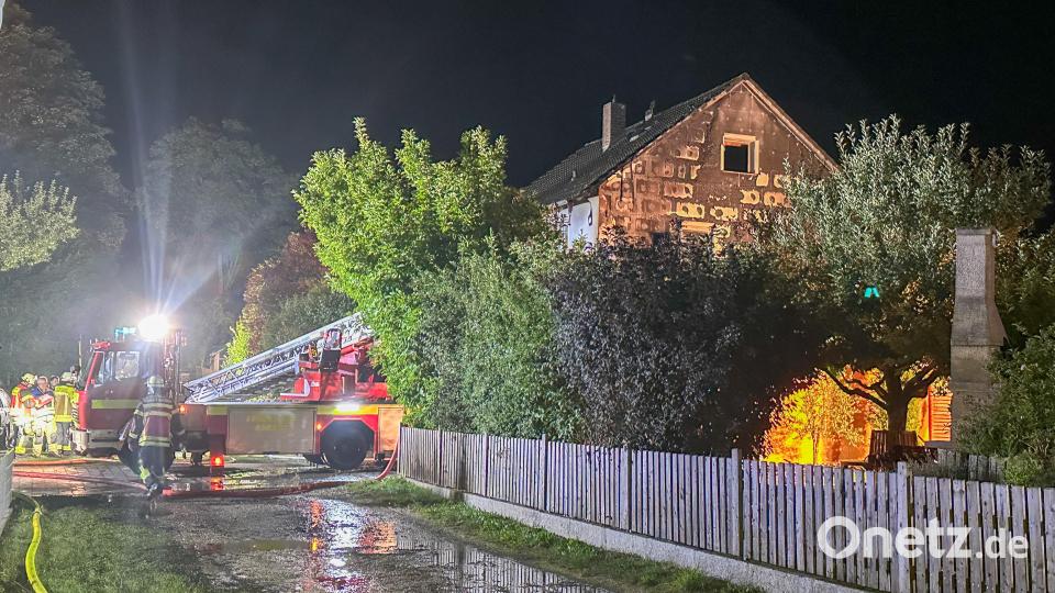 Ein Großaufgebot an Einsatzkräften war am Freitagabend bei einem Brand in Wolfsbach gefordert. Bild: Kreisbrandinspektion Amberg-Sulzbach
