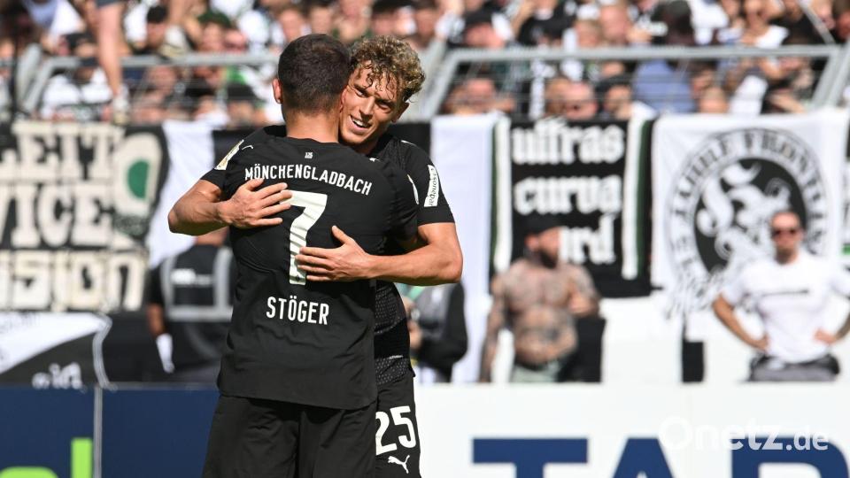 Robin Hack (r) überzeugte bei Gladbach - viele andere nicht. Bild: Carmen Jaspersen/dpa