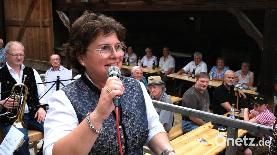 Moderatorin Irene Sebald führte charmant durch das Programm. Bild: Hirsch