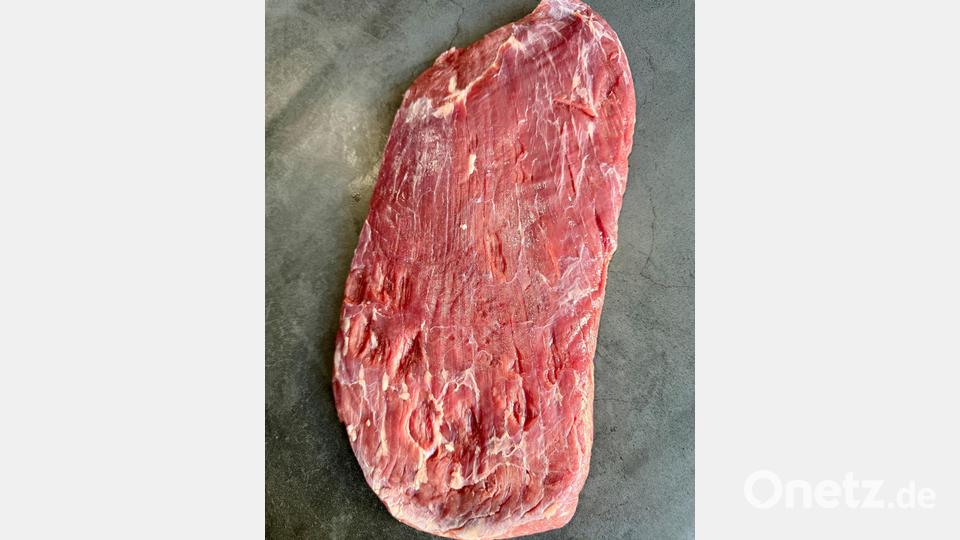 Die langen und deutlich sichtbaren Fasern sind typisch für das Flanksteak, das in der BBQ-Szene in den vergangenen Jahren immer populärer wurde. Bild: Florian Wagner, Stiftlandgriller e.V.