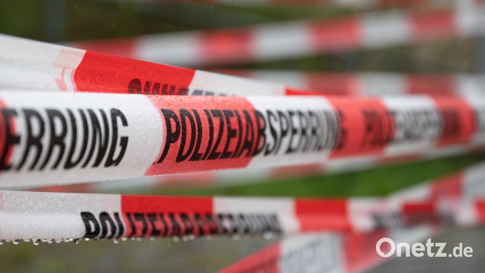 In Stetten bei Neunburg vorm Wald wurde ein ausgebranntes Auto mit einer Leiche gefunden. Die Polizei ermittelt und sucht Zeugen. Symbolbild: Sebastian Kahnert