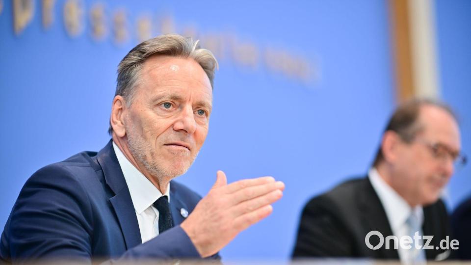 BKA-Präsident Holger Münch erwartet mehr Ermittlungserfolge durch die geplante IP-Adressenspeicherung. Bild: Sebastian Christoph Gollnow/dpa