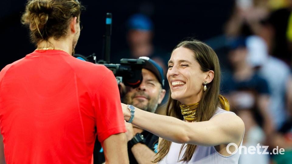 Andrea Petkovic übernimmt ganz unterschiedliche Rollen - mal ist sie Expertin, mal Interviewerin. Bild: Frank Molter/dpa