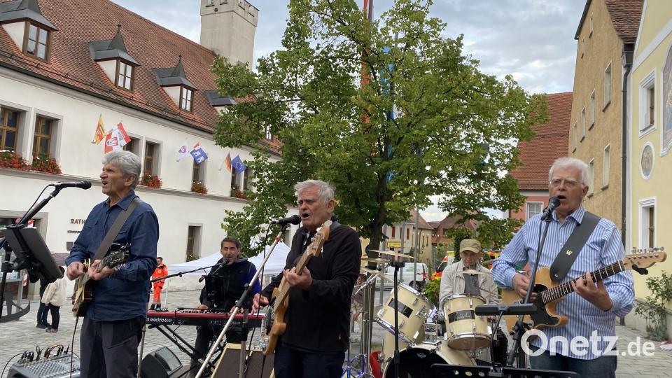 Musikalisch überzeugten die &quot;Bones Traders&quot; mit Rock- und anderen Klassikern. Bild: aub