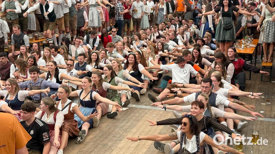 Der Frühschoppen 2025 auf der Flosser Kirwa. Bild: Gabi Schönberger