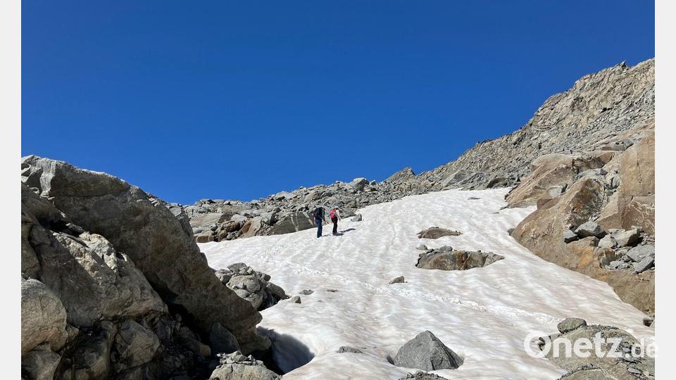 Auch Schneefelder werden weniger - ein Problem für die Wasserversorgung auf hochgelegenen Hütten. Bild: Sabine Dobel/dpa