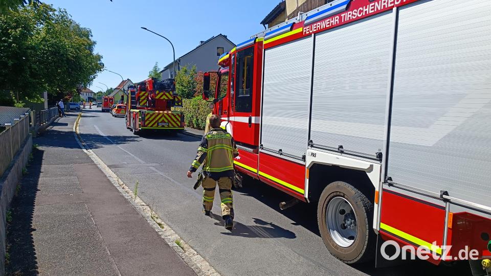 Die Feuerwehren Lengenfeld und Tirschenreuth sind am Dienstagmittag zu einem Küchenbrand in einem Haus am Lengenfelder Weg in Tirschenreuth ausgerückt. Bild: nic