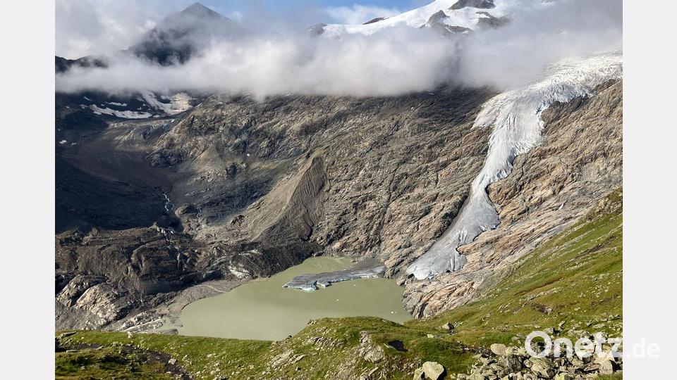 Wo vor sechs Jahren noch Eis war, hat sich jetzt ein See gebildet. Bild: Sabine Dobel/dpa