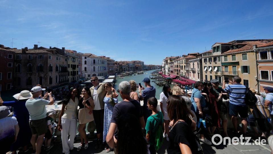 Taschendiebe gehen dorthin, wo die Touristen hingehen – Zaia hat dagegen ein hartes Vorgehen im Sinn. (Archivbild) Bild: Luca Bruno/AP/dpa