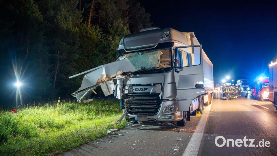 Bei dem Unfall wurden sechs Personen verletzt, drei von ihnen schwer. Bild: Lars Haubner/NEWS5/dpa