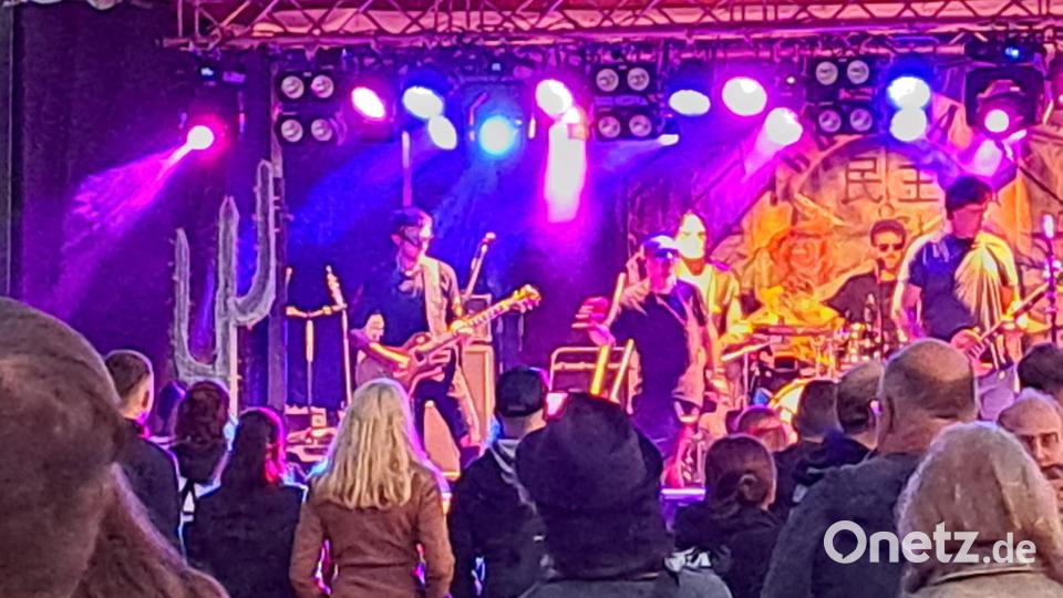 Drei Bands begeisterten das Publikum beim Open-Air-Festival. Bild: wel