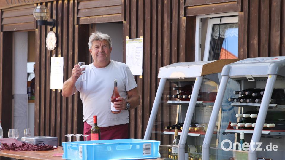 Martin Moller sorgt für die richtige Temperatur und das passende Mengengerüst. Bei den Südtiroler Weinen war eine Nachlieferung notwendig, die kurzfristig auch umgesetzt wurde. Bild: war