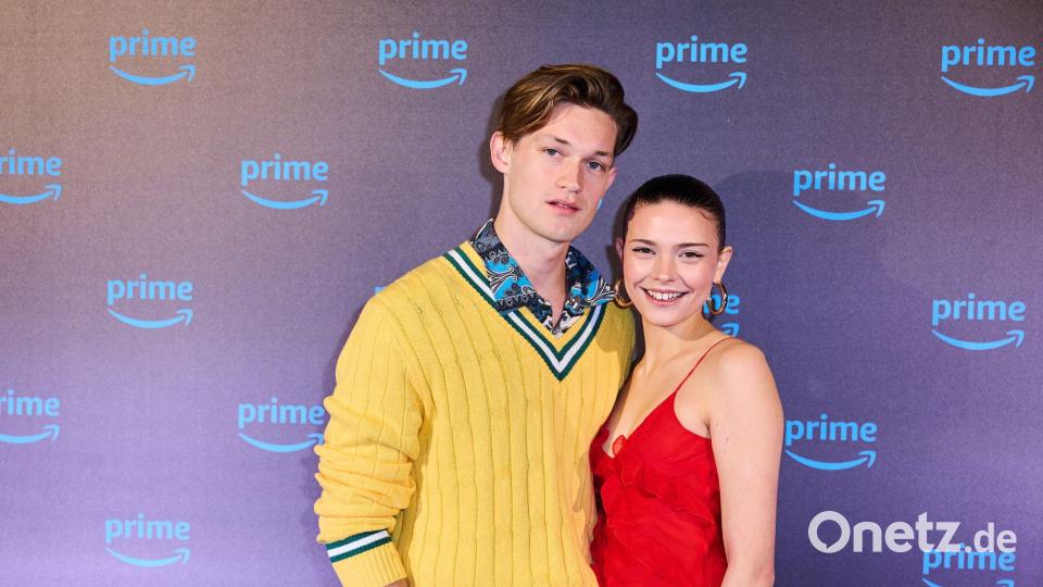 Im November wieder in der Teenie-Serie „Maxton Hall“ zu sehen: Damian Hardung und Harriet Herbig-Matten. (Archivbild) Bild: Annette Riedl/dpa