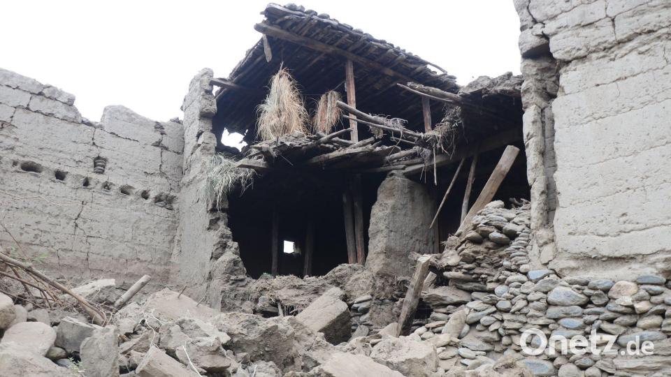 Ganze Dörfer liegen in Trümmern, wie der afghanische Nachrichtensender Tolonews berichtet. Bild: Qazafi/XinHua/dpa