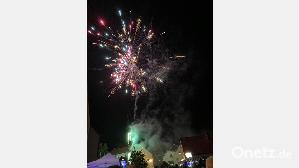 Ein weitere Höhepunkt des Lichterabends, das Riesenfeuerwerk. Bild: Sieglinde Schärtl
