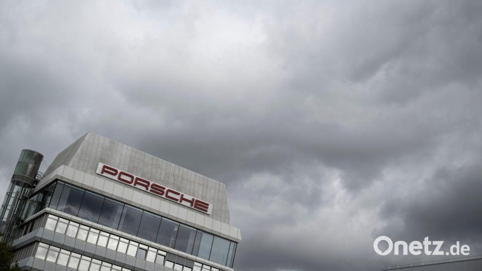 Der Sportwagenbauer Porsche muss die erste deutsche Börsenliga verlassen. Bild: Marijan Murat/dpa
