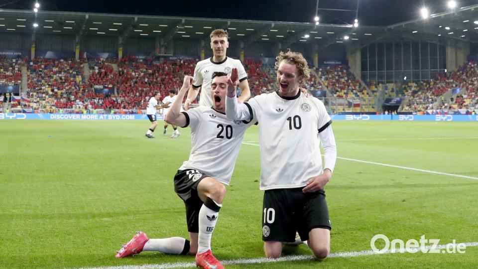 Bei der U21-EM jubelten Woltemade und Nebel zusammen im DFB-Trikot. Bild: Branislav Racko/dpa