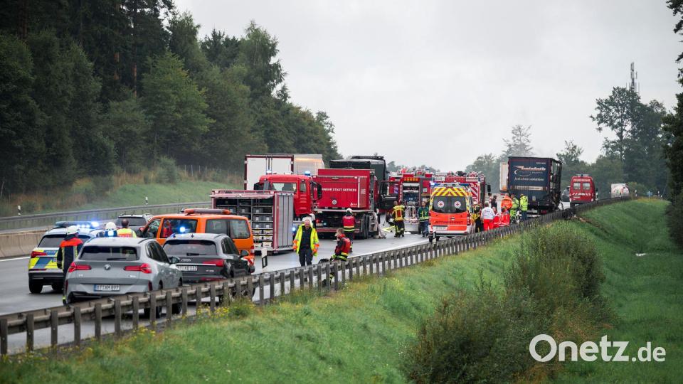 Nach dem Lkw-Brand gab es eine Sperrung. Bild: Daniel Vogl/dpa