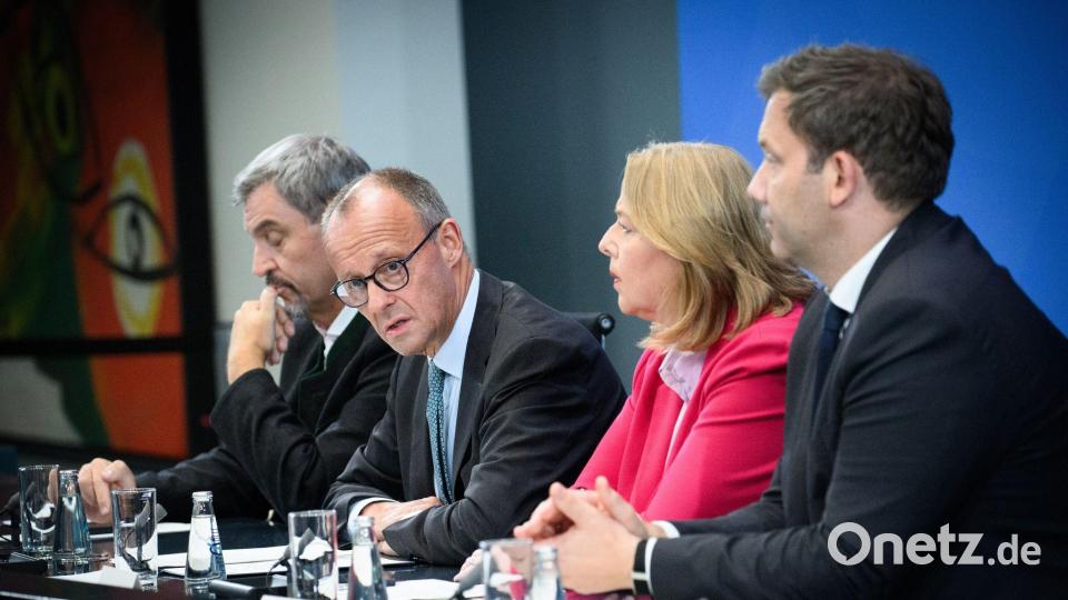 Die Vorsitzenden der Regierungsparteien versprechen konstruktives Miteinander. Bild: Bernd von Jutrczenka/dpa