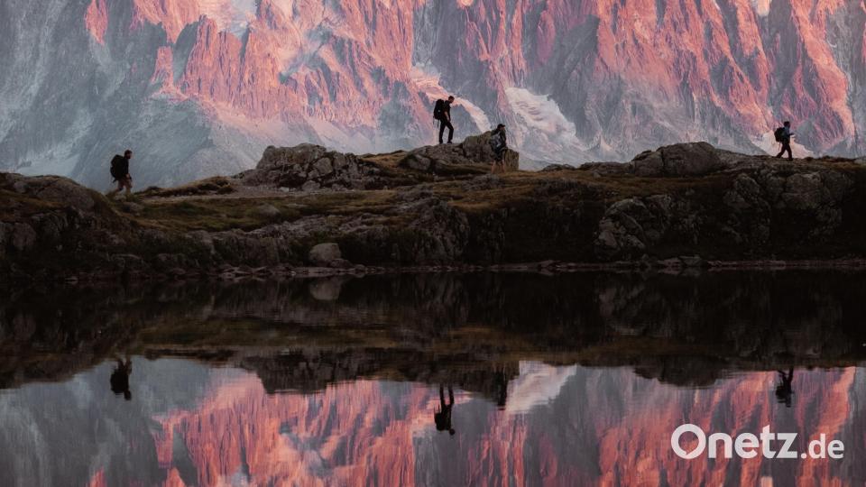 Pete Elliotts Aufnahme eines spektakulären Sonnenuntergangs in den französischen Alpen hat die Jury überzeugt und setzte sich gegen Tausende Beiträge durch. Bild: Pete Elliott