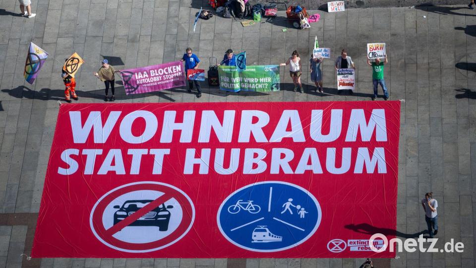 Die IAA hat noch gar nicht begonnen - die Proteste dagegen aber schon. Bild: Leonie Asendorpf/dpa