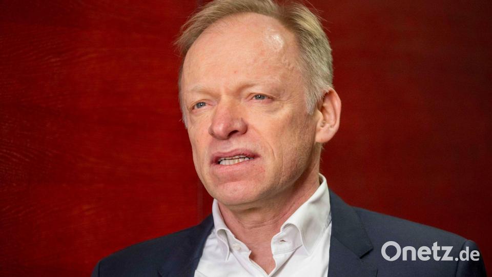 Ifo-Chef Fuest hält Steuererhöhungen in der jetzigen Wirtschaftslage für falsch Bild: Peter Kneffel/dpa