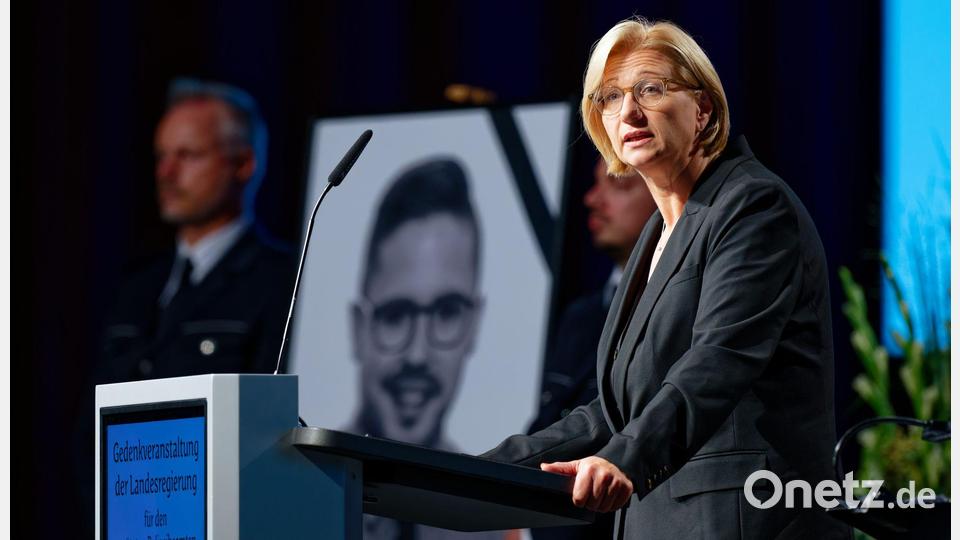 Ministerpräsidentin Anke Rehlinger. Zur Gedenkfeier waren laut Innenministerium rund 1.500 Menschen gekommen. Bild: Uwe Anspach/dpa