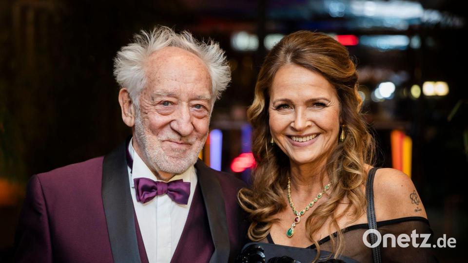 Seit 2022 verheiratet: Dieter Hallervorden und seine Frau Christiane. Bild: Christoph Soeder/dpa