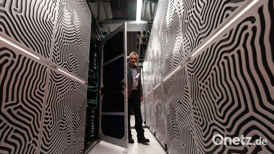 Ein Modul des ersten europäischen Supercomputers der Exascale-Klasse. Mit JUPITER nimmt der erste europäische Supercomputer der Exascale-Klasse in Jülich seinen Betrieb auf. Bild: Rolf Vennenbernd/dpa