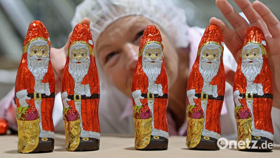 Bei der Wergona Schokoladen GmbH in Wernigerode sind die Vorbereitungen auf das Weihnachtsgeschäft in vollem Gange. Bild: Matthias Bein/dpa