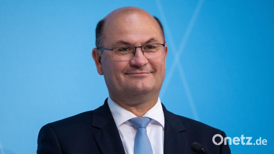Bayerns Finanzminister will Bürger und Steuerverwaltung entlasten. (Archivbild) Bild: Sven Hoppe/dpa