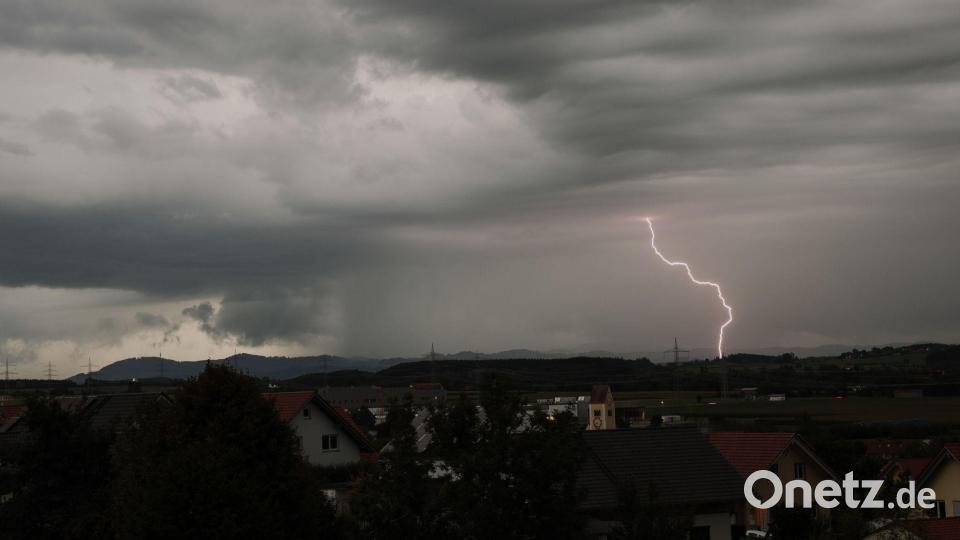 Die Polizei spricht insgesamt von überwiegend geringen Unwetterschäden. Bild: Alexander Wolf/onw-images/dpa