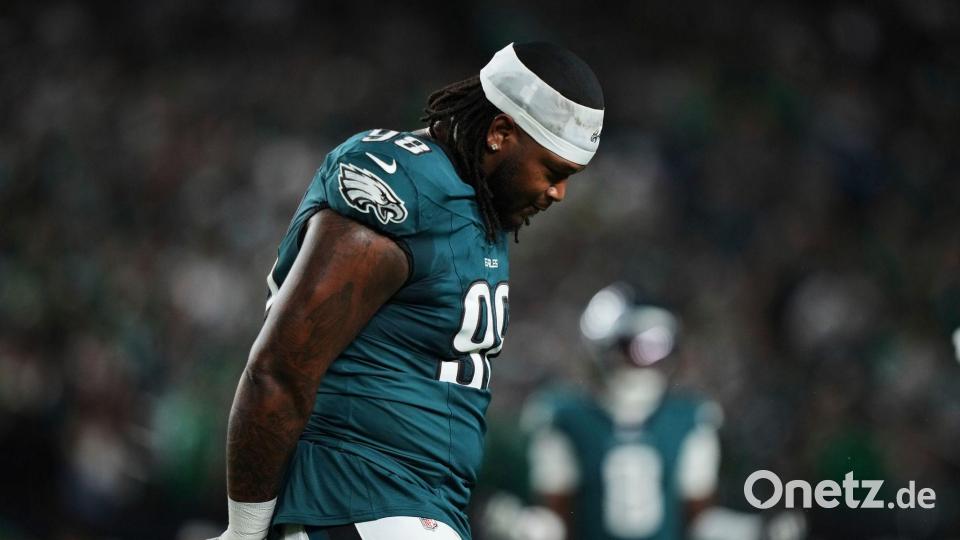 Jalen Carter hatte sich zum NFL-Auftakt nicht im Griff und flog vom Platz. Bild: Matt Slocum/AP/dpa