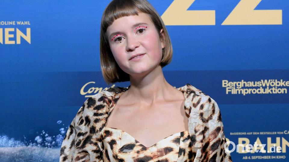 Schriftsteller Benjamin von Stuckrad-Barre hat das Selbstbewusstsein seiner Kollegin Caroline Wahl gelobt. (Archivbild) Bild: Felix Hörhager/dpa