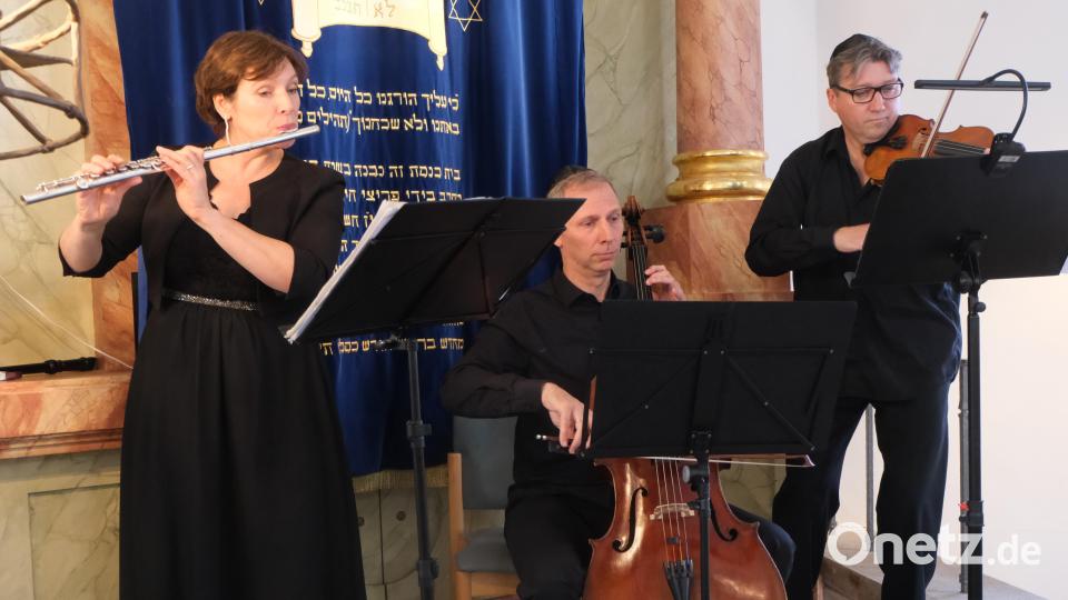 Zu begeistern wusste das tschechische Trio Marketa Stivinova beim Konzert in der Flosser Synagoge. Bild: Fred Lehner