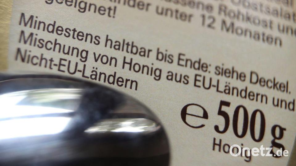 Verbraucherschützer monieren vage Angaben zur Honig-Herkunft „aus EU-Ländern und Nicht-EU-Ländern“. (Archivbild) Bild: Karl-Josef Hildenbrand/dpa