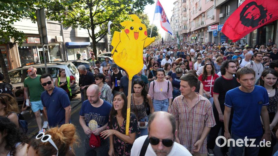 Seit Monaten gibt es in Serbien Proteste. Bild: Darko Vojinovic/AP/dpa