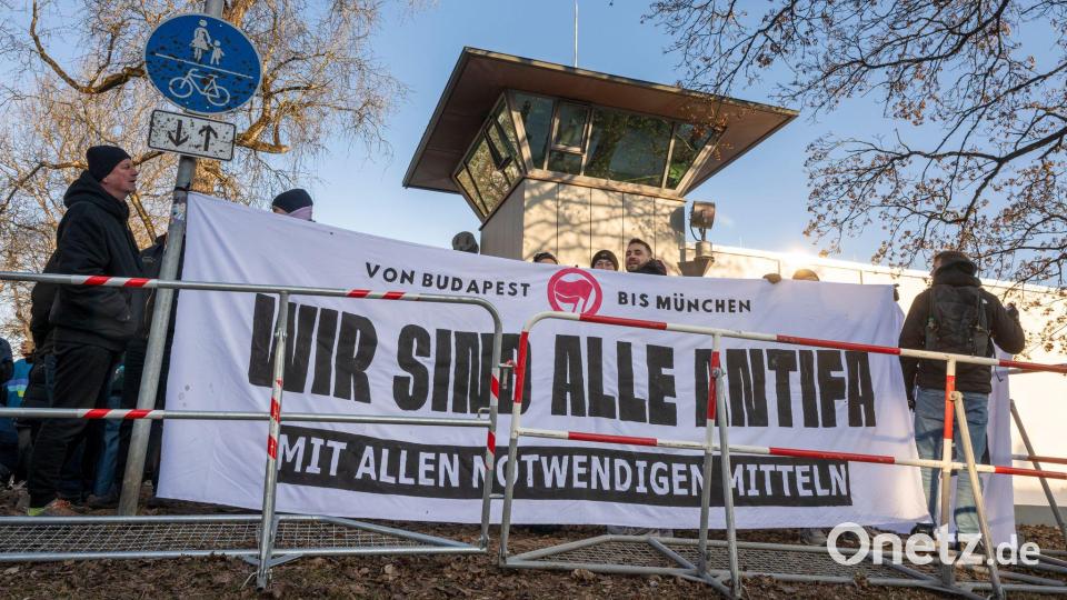 Sie setzten sich auch für andere inhaftierte Mitglieder der linken Szene ein, die in Budapest an Angriffen auf Rechtsextremisten beteiligt gewesen sein sollen. (Archivbild). Bild: Peter Kneffel/dpa