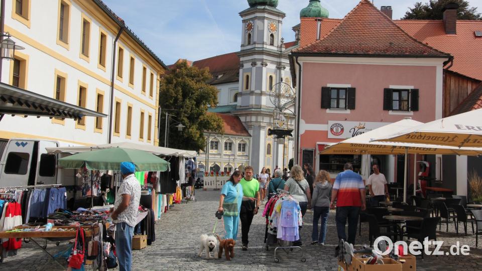 Das Interesse am Waldsassener Herbstmarkt, der am Sonntag im Zentrum der Klosterstadt stattfand, war gering. Bild: kro