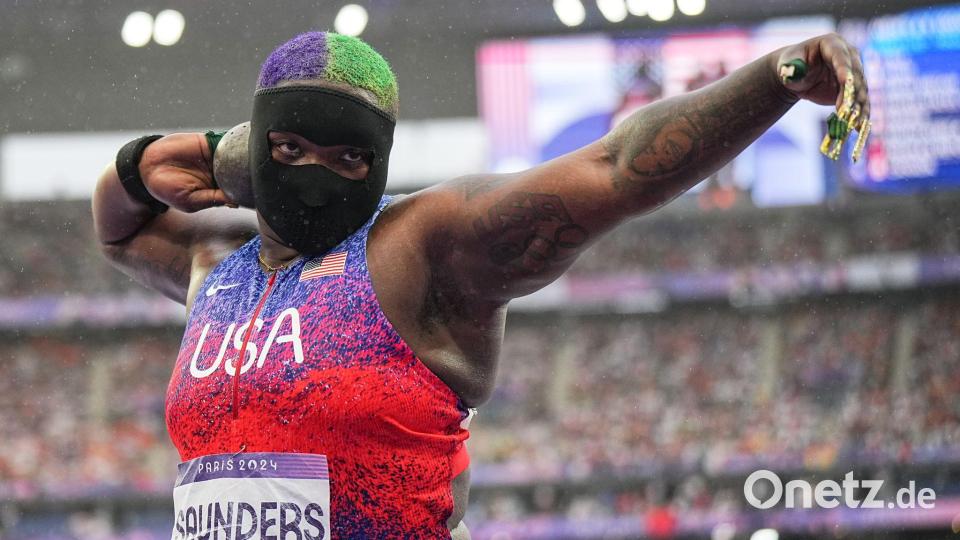 Sorgte mit ihren Masken immer wieder für Schlagzeilen: Raven Saunders. (Archivbild) Bild: Michael Kappeler/dpa