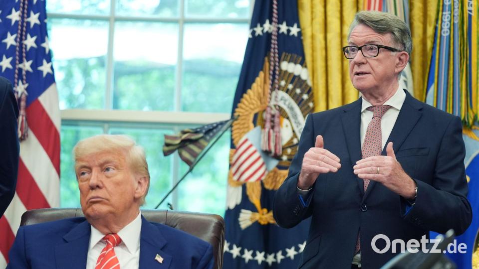 US-Präsident Trump und Peter Mandelson gerieten durch ihre Beziehungen zu Epstein beide unter Druck. (Archivbild) Bild: Evan Vucci/AP/dpa