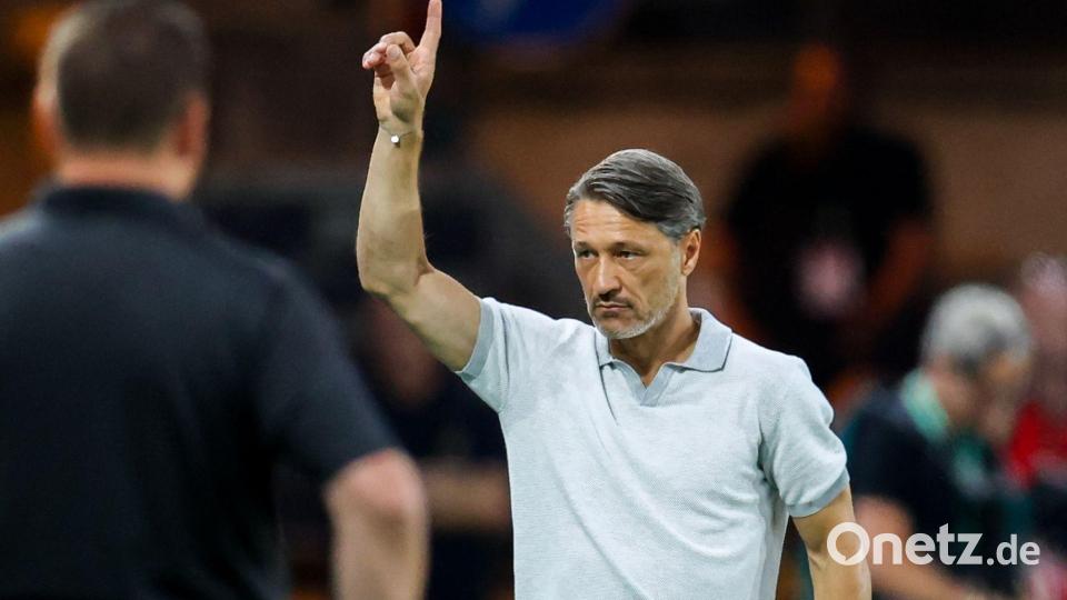 Vorsicht! BVB-Coach Kovac warnt bei Nico Schlotterbeck Bild: Christoph Reichwein/dpa