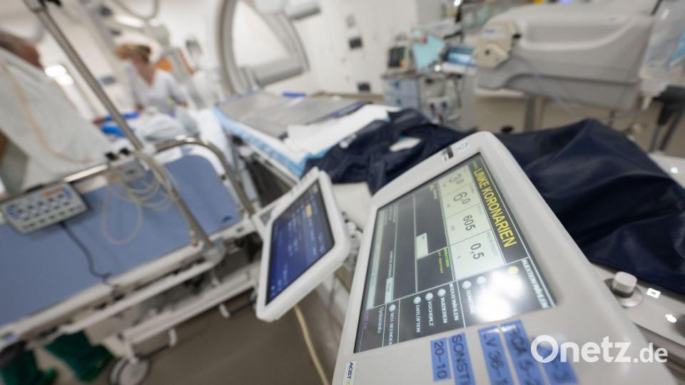 Wegen aller Herzerkrankungen in 2023 gab es 1.635.903 Aufnahmen in Kliniken - gut 61.500 mehr als noch 2022. (Symbolbild) Bild: Marijan Murat/dpa